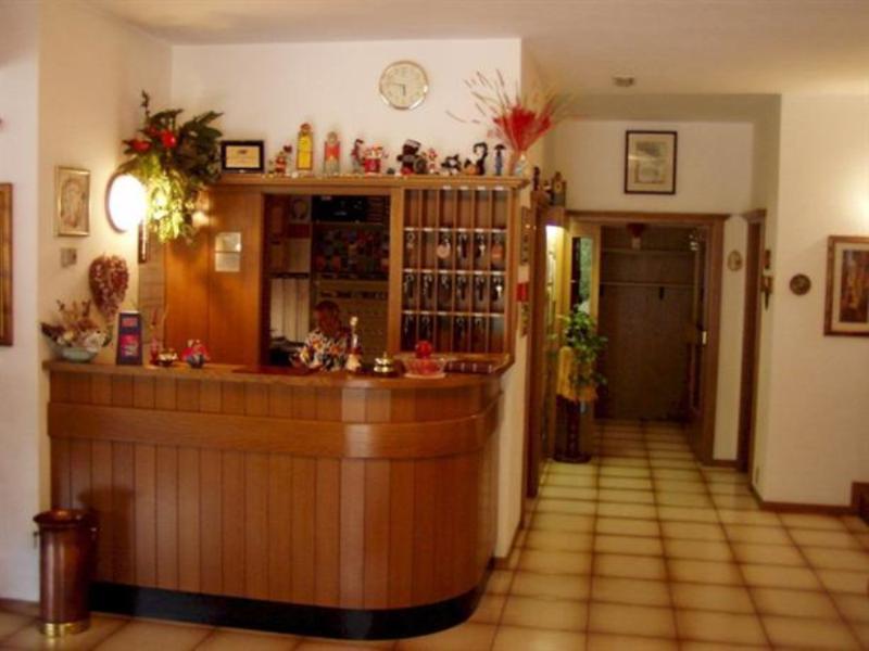 Hotel Ferrari Pinzolo Exterior photo