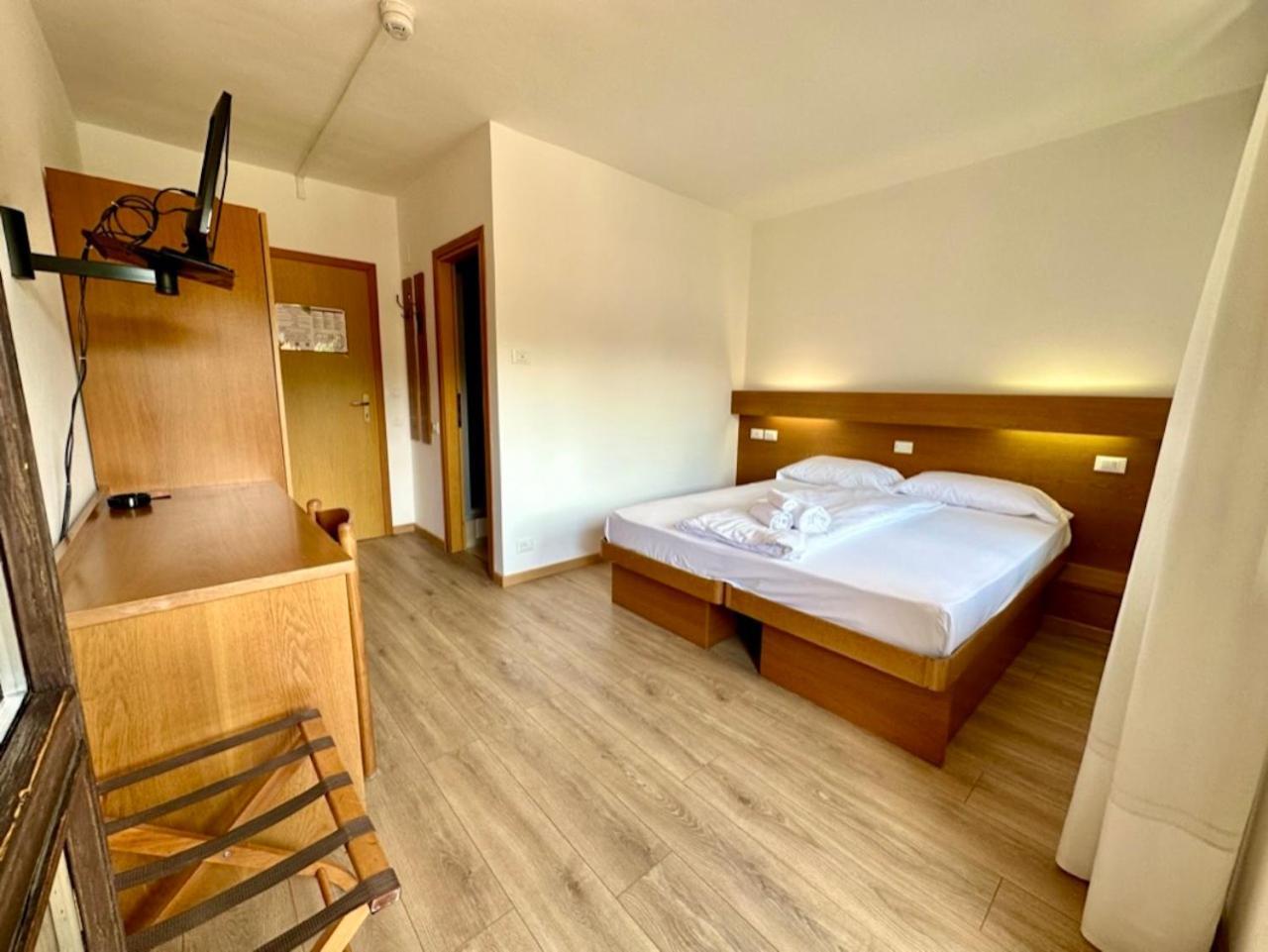 Hotel Ferrari Pinzolo Exterior photo