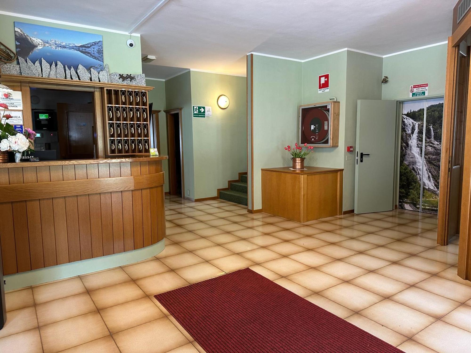 Hotel Ferrari Pinzolo Exterior photo