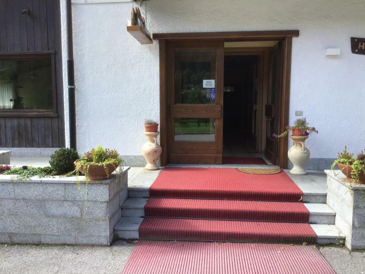 Hotel Ferrari Pinzolo Exterior photo